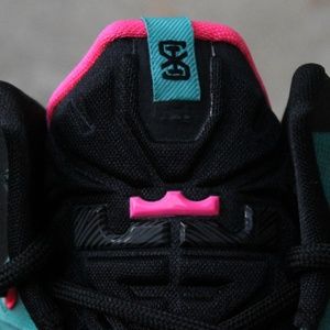 Nike Labron 11 "South Beach"